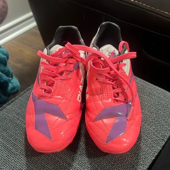Diadora Shoes Kids Soccer Shoes Used For One Season Size